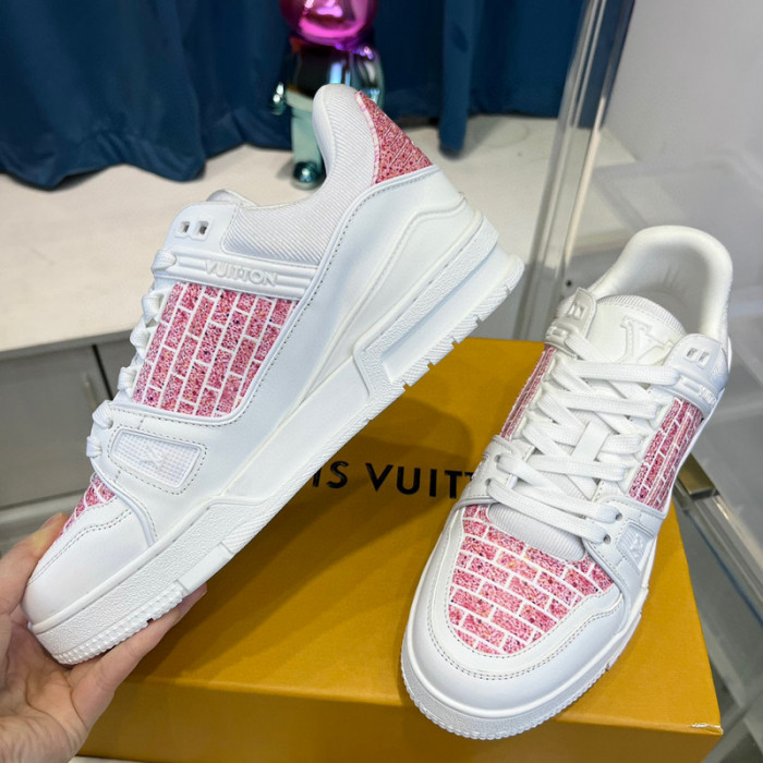 LV SNEAKER LV-000402