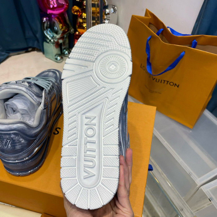 LV SNEAKER LV-000509