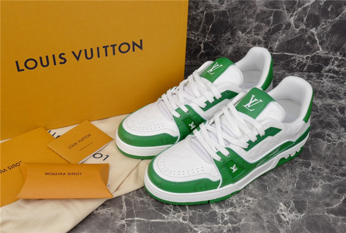LV SNEAKER LV-000218