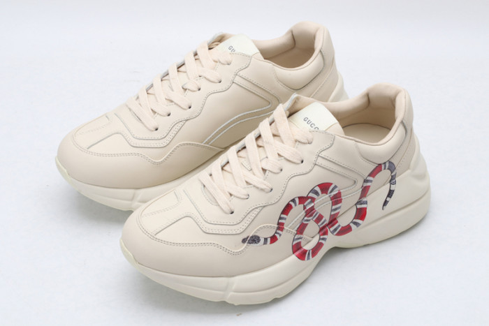 G*u*i* trainer sneaker23