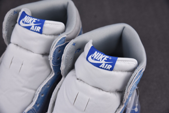 Air Jordan 1 High OG “Hyper Royal” 555088-402