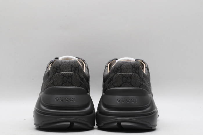 G*u*i* trainer sneaker40