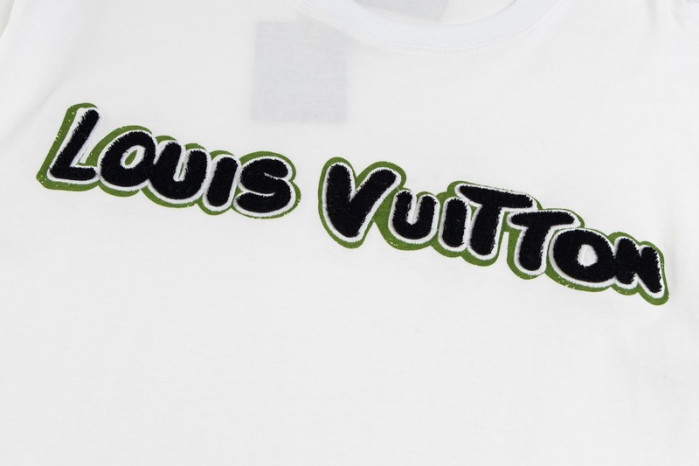LV CLOTHES V00028