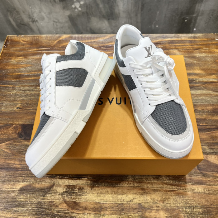 LV SNEAKER LV-000536