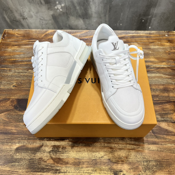 LV SNEAKER LV-000539