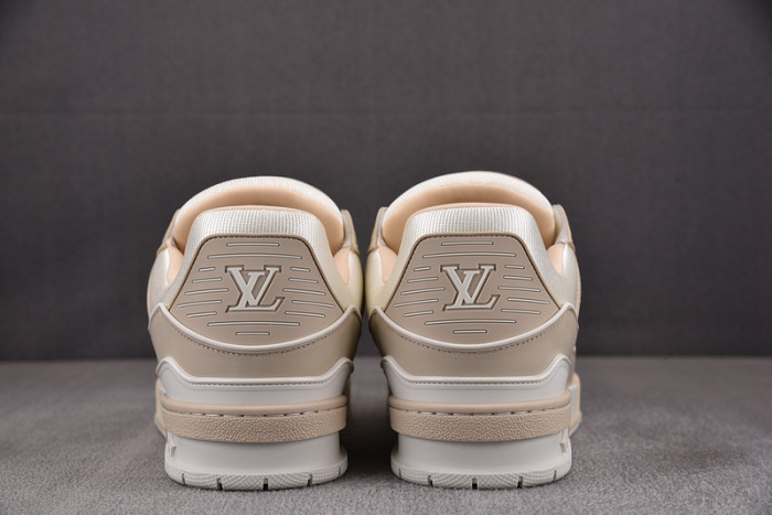 LV TRAINER SNEAKER LV-000587