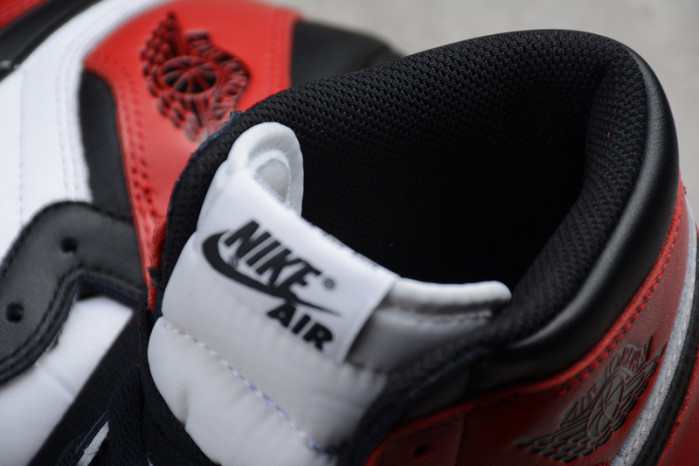 AIR JORDAN 1 High OG “Black Toe” white/ black-varsity red 555088-125