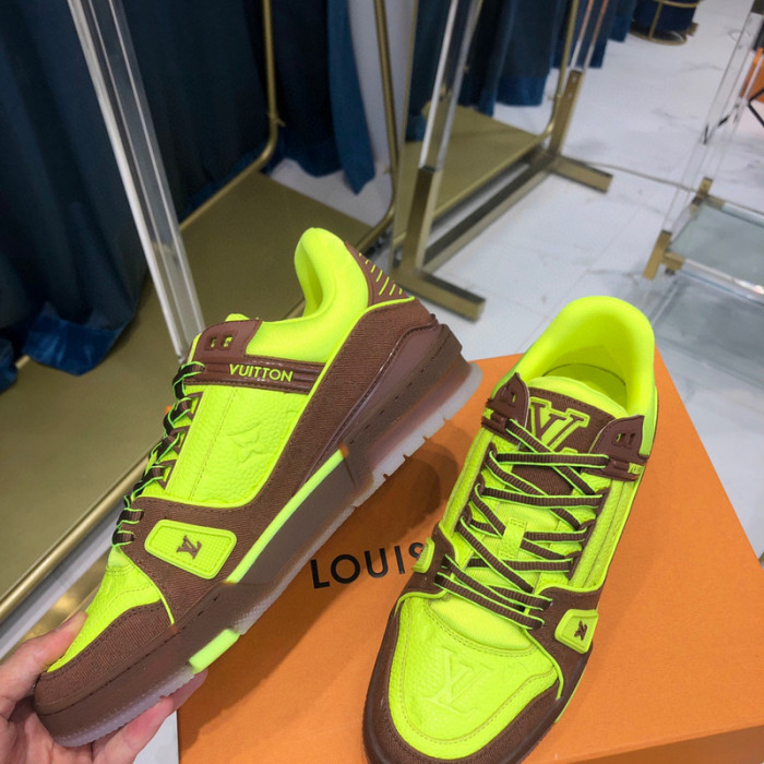 LV SNEAKER LV-000311