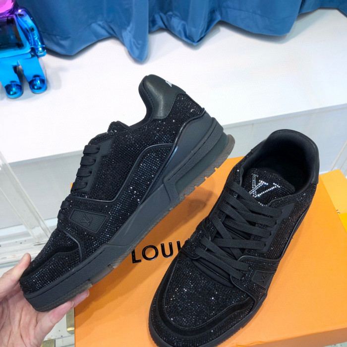 LV SNEAKER LV-000367