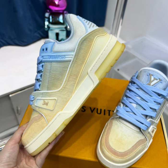 LV SNEAKER LV-000380