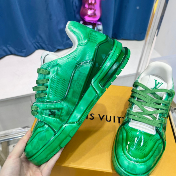 LV SNEAKER LV-000391