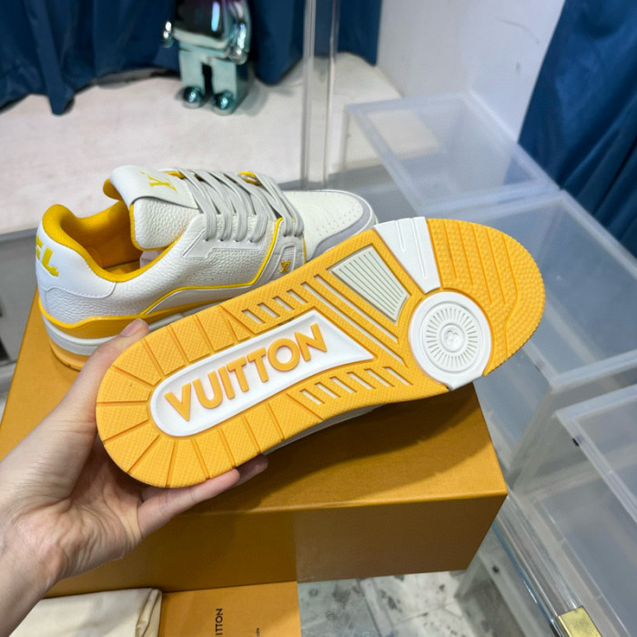 LV SNEAKER LV-000501