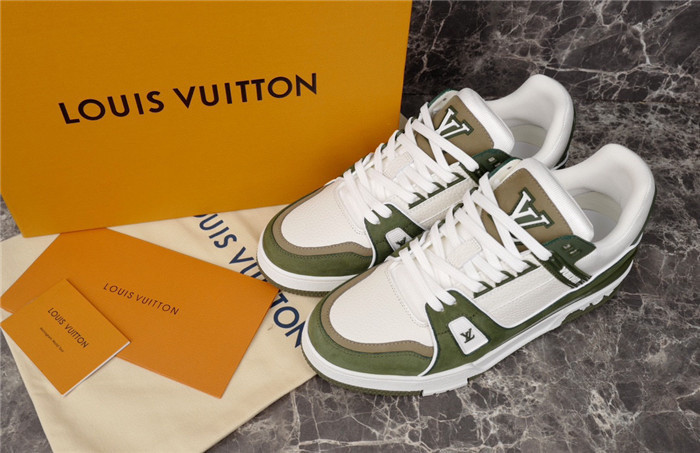 LV SNEAKER LV-000201