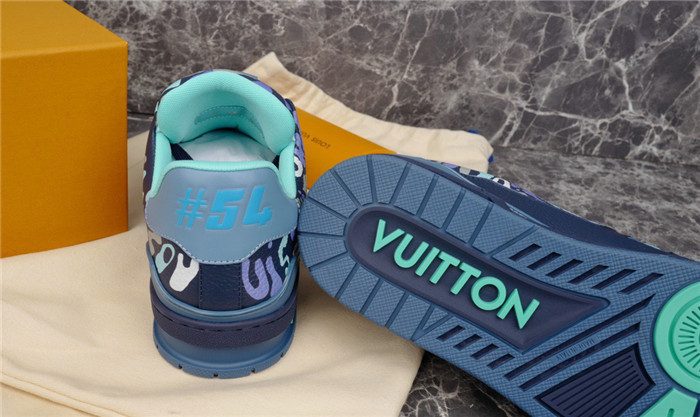 LV SNEAKER LV-000237