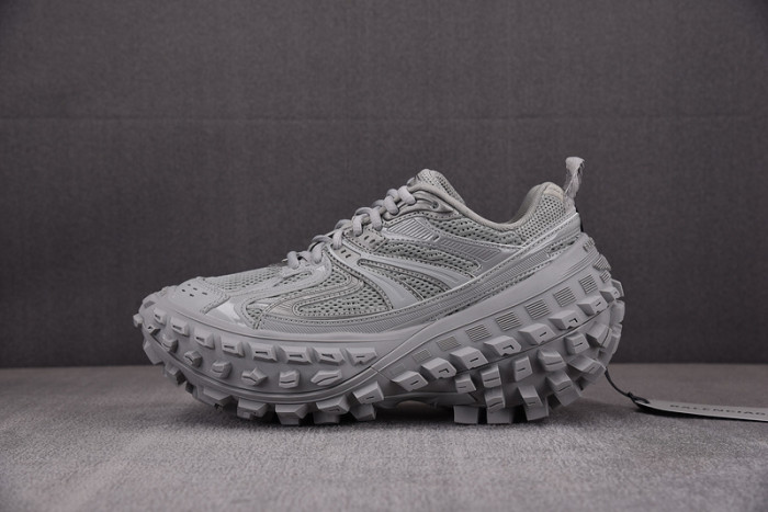 DEFENDER SNEAKER DS010