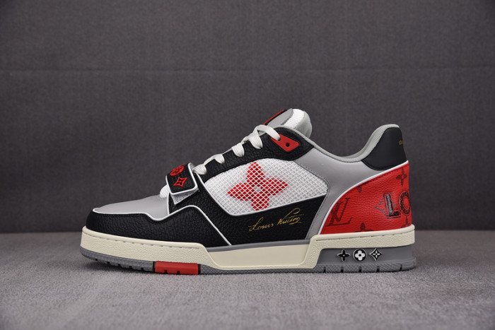 LV SNEAKER LV-000112