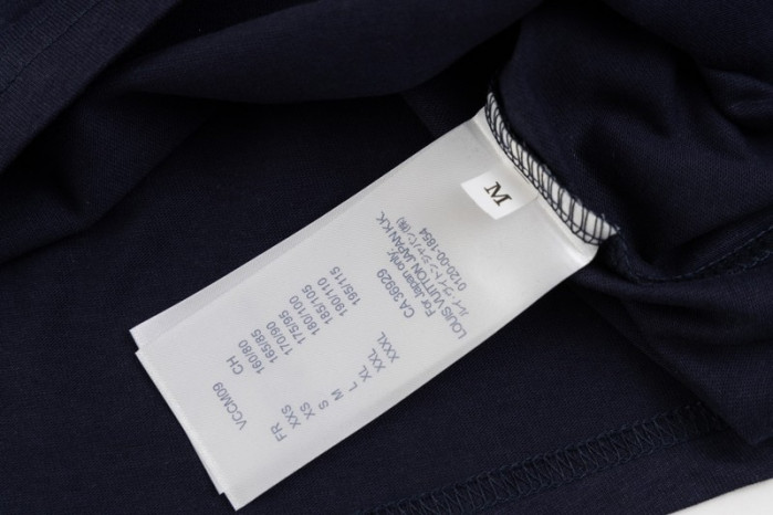 LV CLOTHES V00022