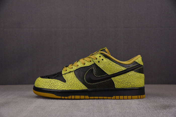 Nike Dunk Low "Halloween Skull" HV6103-300