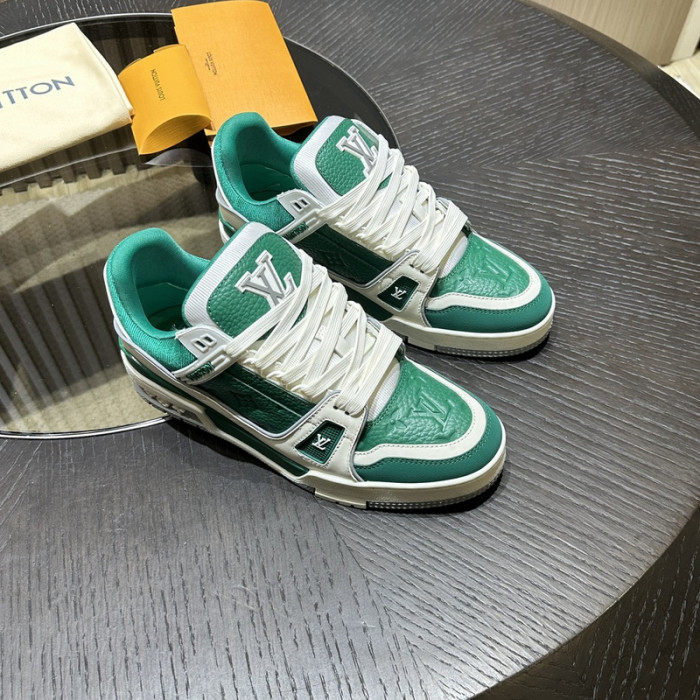 LV TRAINER SNEAKER LV-000599