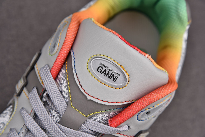 NEW BALANCE SNEAKER NB048