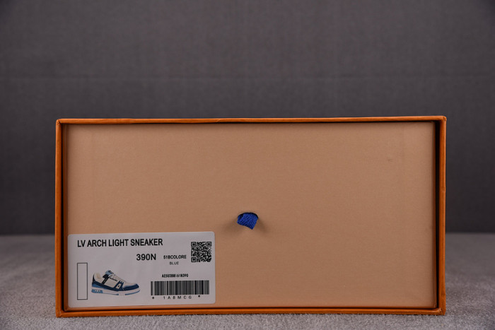 LV SNEAKER LV-000115