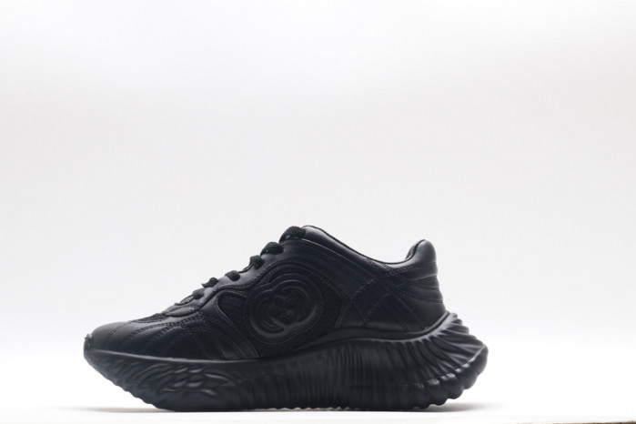 G*u*i* trainer sneaker120