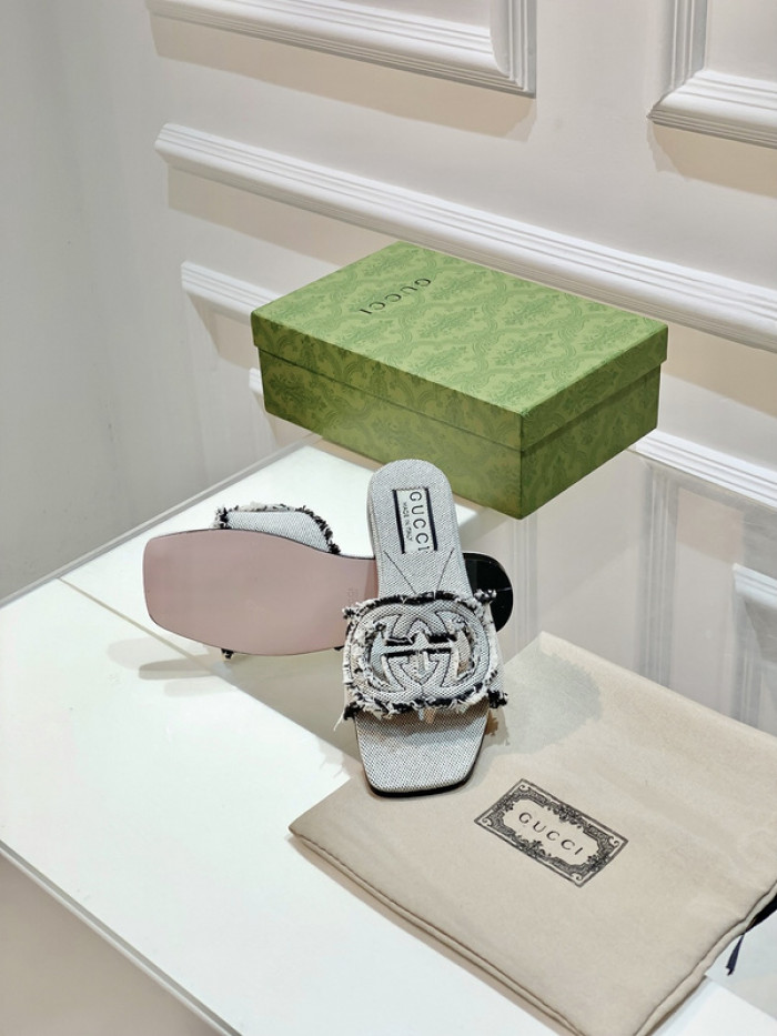 G*u*i* sandal 202
