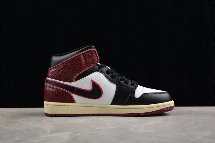 Air Jordan 1 Mid SE 