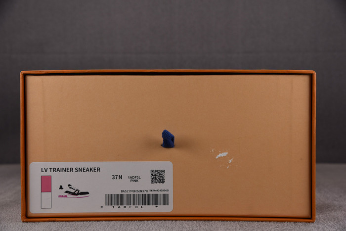 LV TRAINER SNEAKER LV-000560