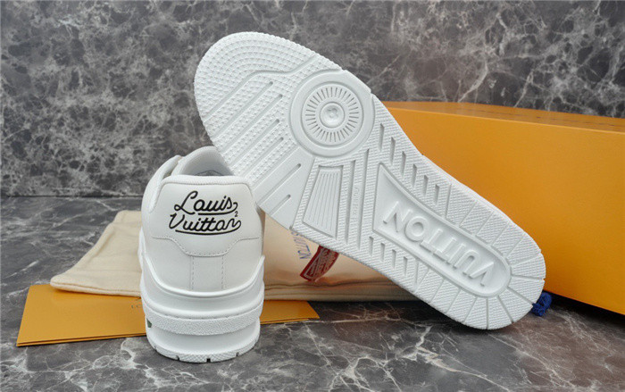 LV SNEAKER LV-000270