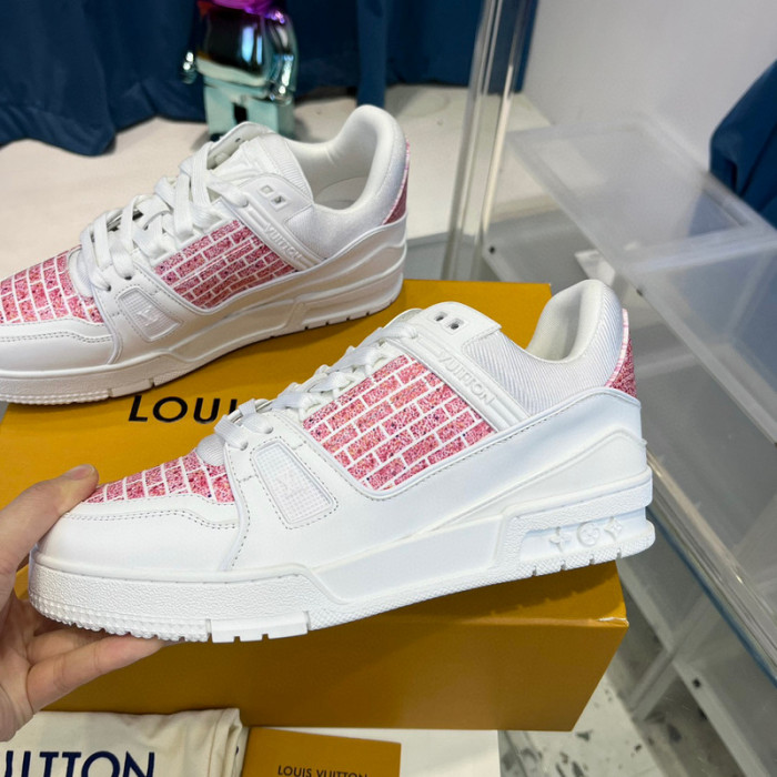 LV SNEAKER LV-000402