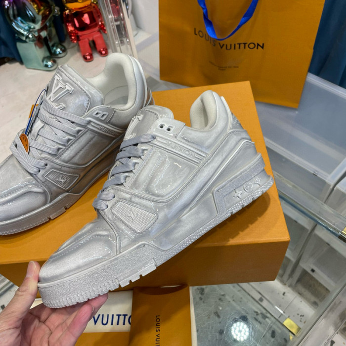 LV SNEAKER LV-000508
