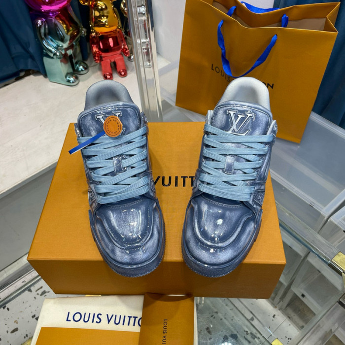 LV SNEAKER LV-000509