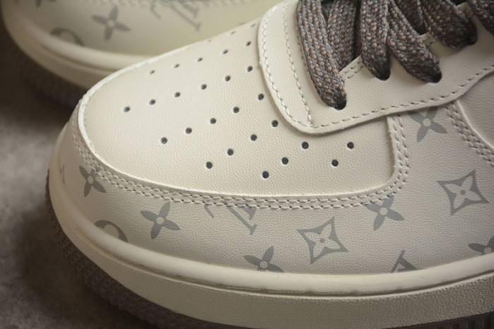 l**is V*t*n x nike air force la14