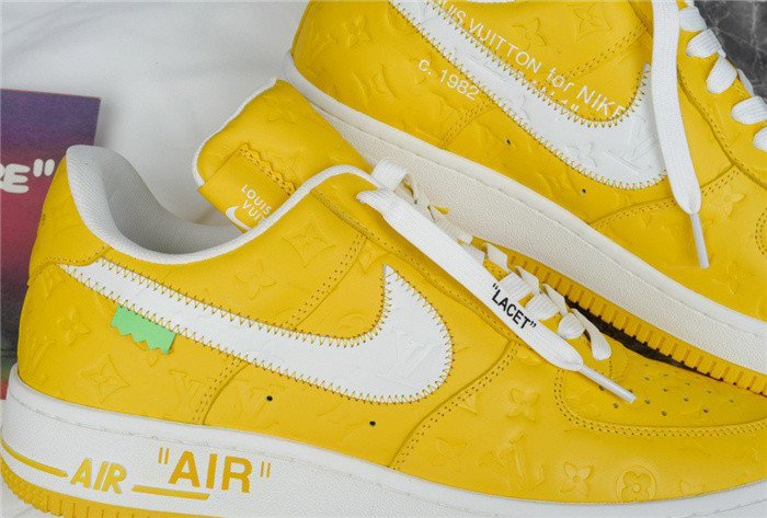 LV SNEAKER LV-000242