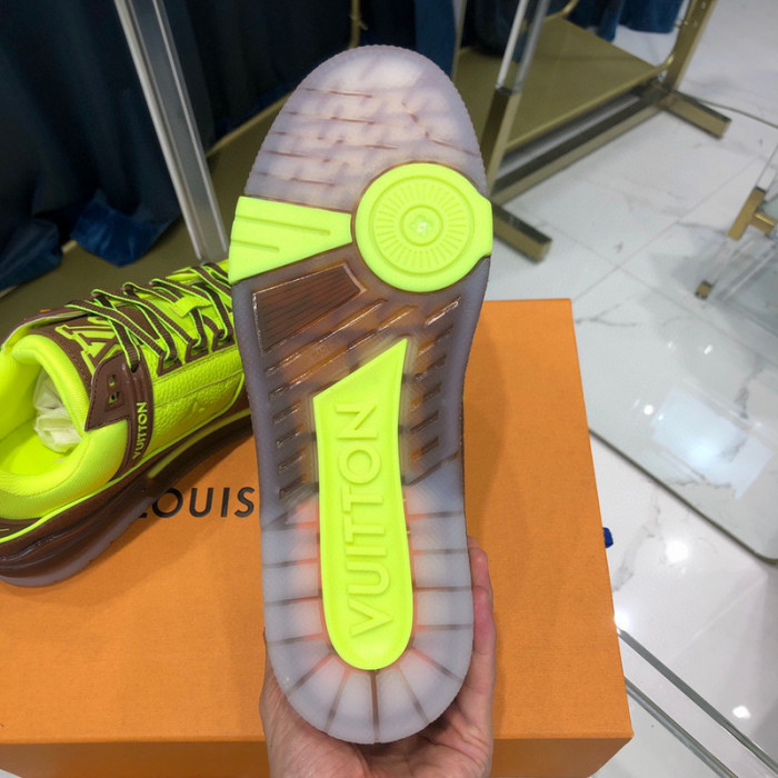 LV SNEAKER LV-000311