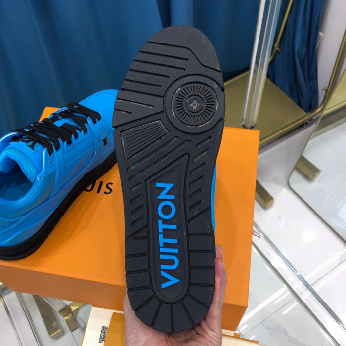 LV SNEAKER LV-000317