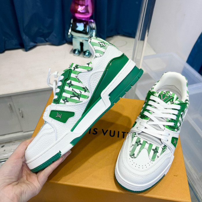 LV SNEAKER LV-000442