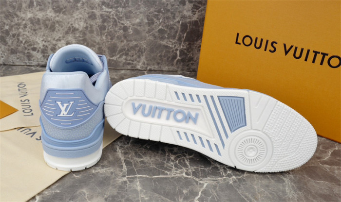 LV SNEAKER LV-000181