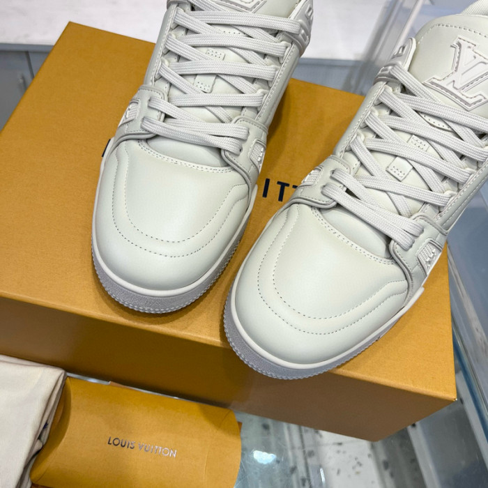 LV SNEAKER LV-000491
