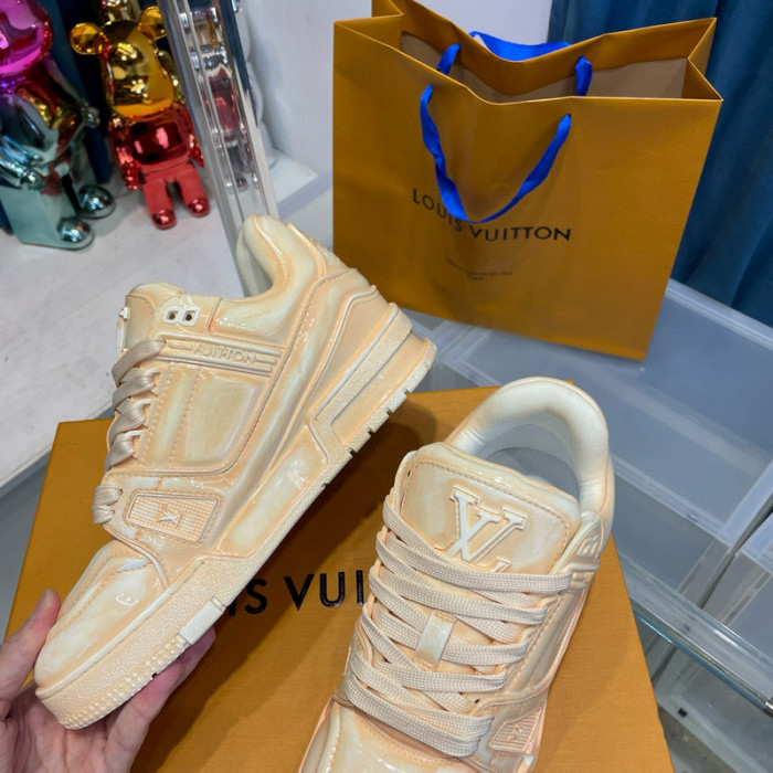 LV SNEAKER LV-000506