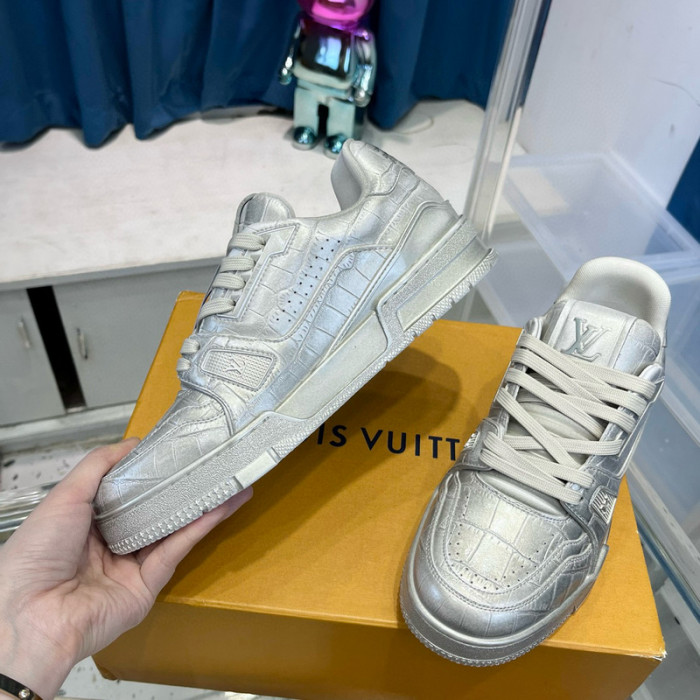 LV SNEAKER LV-000472