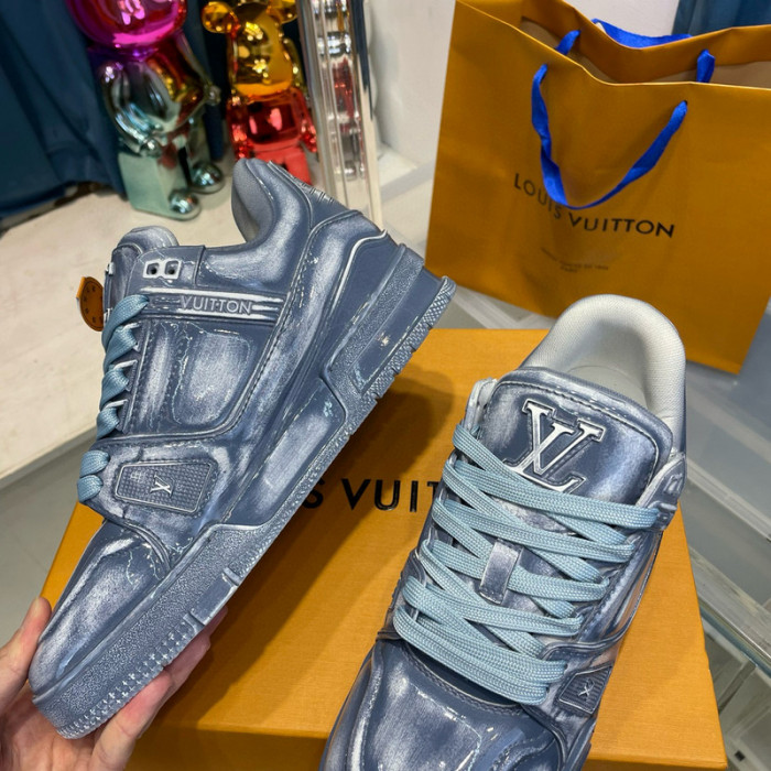 LV SNEAKER LV-000509