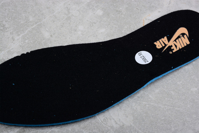 Air Jordan 1 Retro High OG "Heirloom" 555088-202