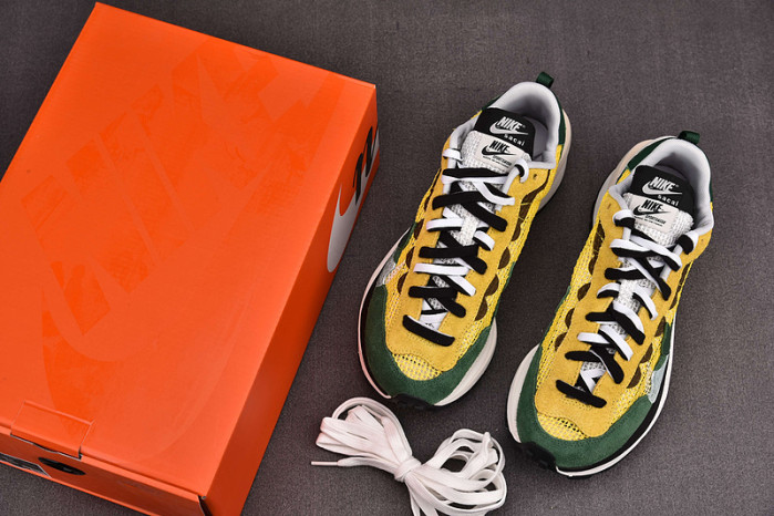 Nike Vaporwaffle sacai Tour Yellow Stadium Green CV1363-700