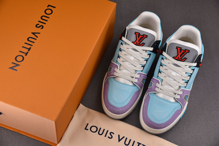 LV SNEAKER LV-000122