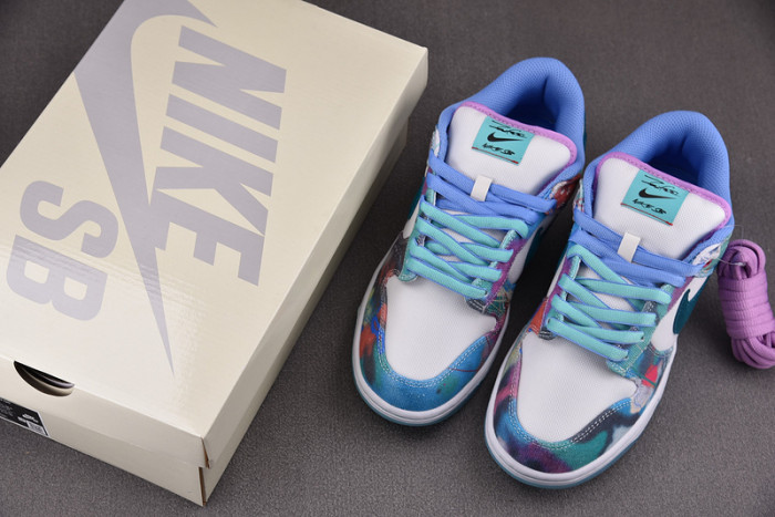 FUTURA LABORATORIES X NIKE DUNK LOW SB 