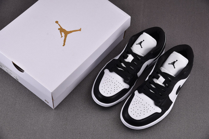 Air Jordan 1 Low “Panda” DC0774-101