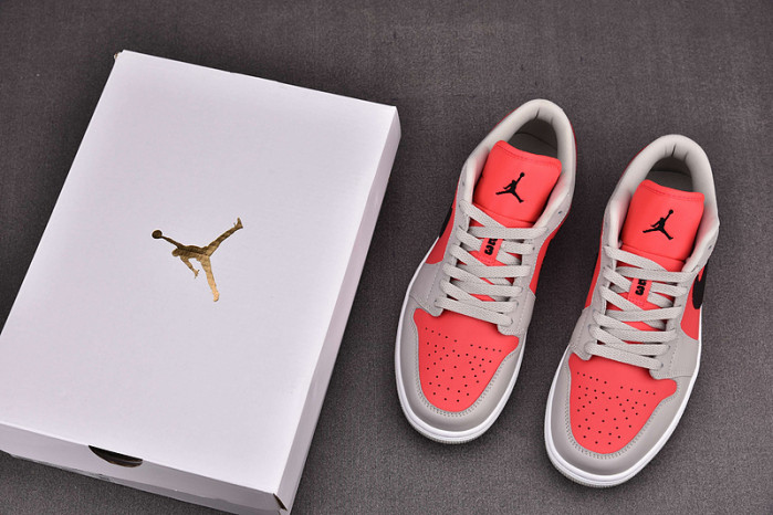 WMNS AIR JORDAN 1 LOW 