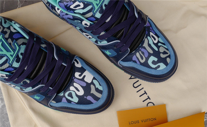 LV SNEAKER LV-000237